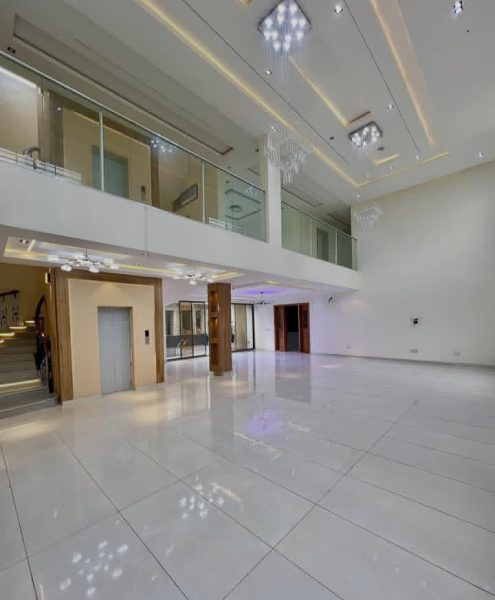 5 Bedroom Fully Detached House in Royal Garden, Ajah