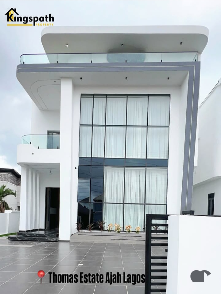 Kingspath property