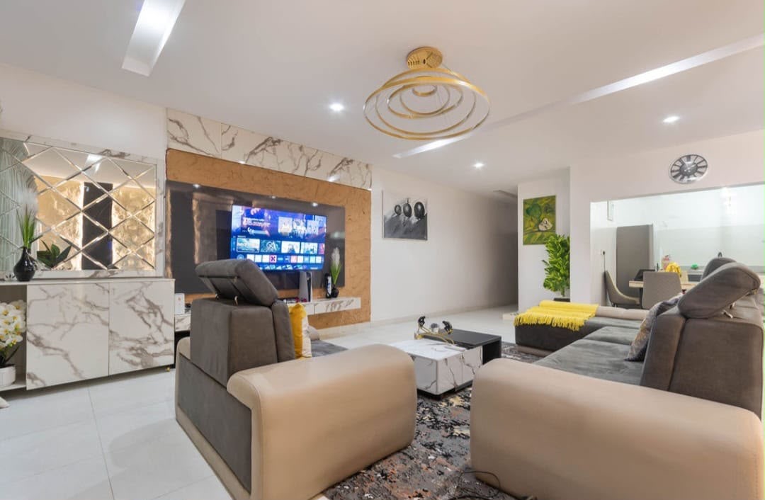 2 Bedroom Apartment in Lekki phase1 Admiralty way.
