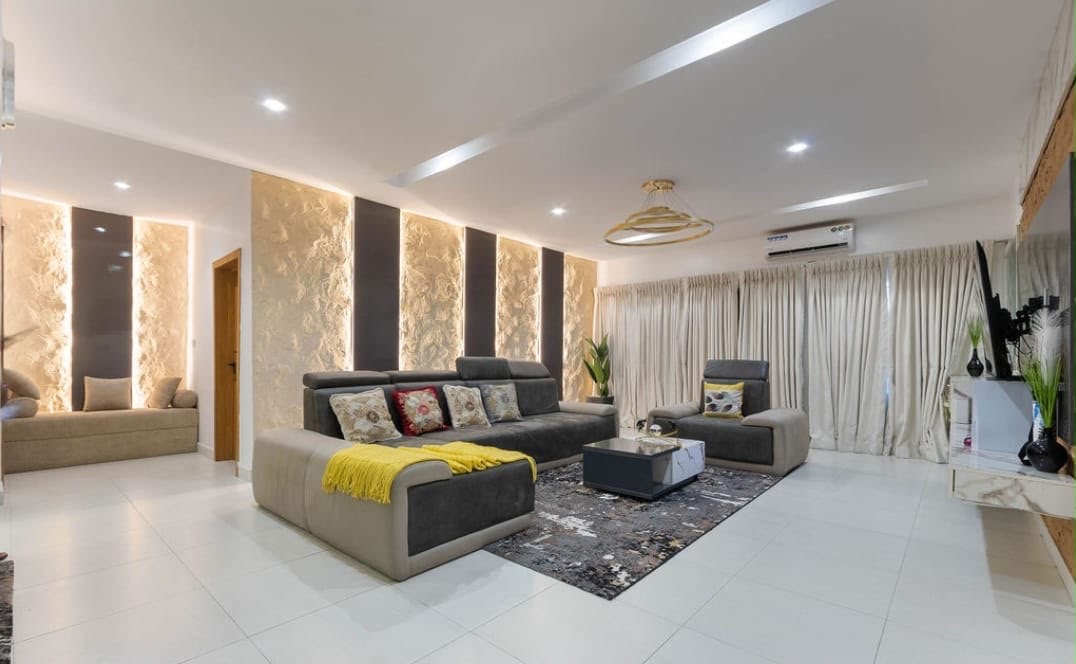 2 Bedroom Apartment in Lekki phase1, Admiralty way.