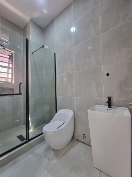 4 Bedroom Terrace House