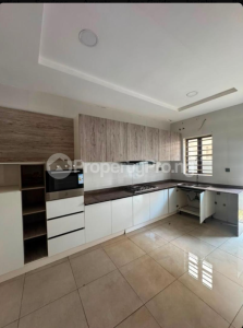 4 BEDROOM TERRACE DUPLEX