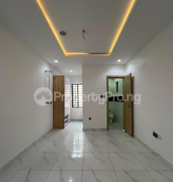 2 BEDROOM APARTMENT LEKKI