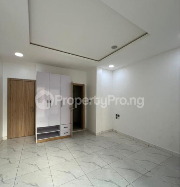 2 BEDROOM APARTMENT LEKKI