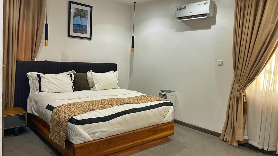 3 BEDROOM FURNISHED APARTMENT