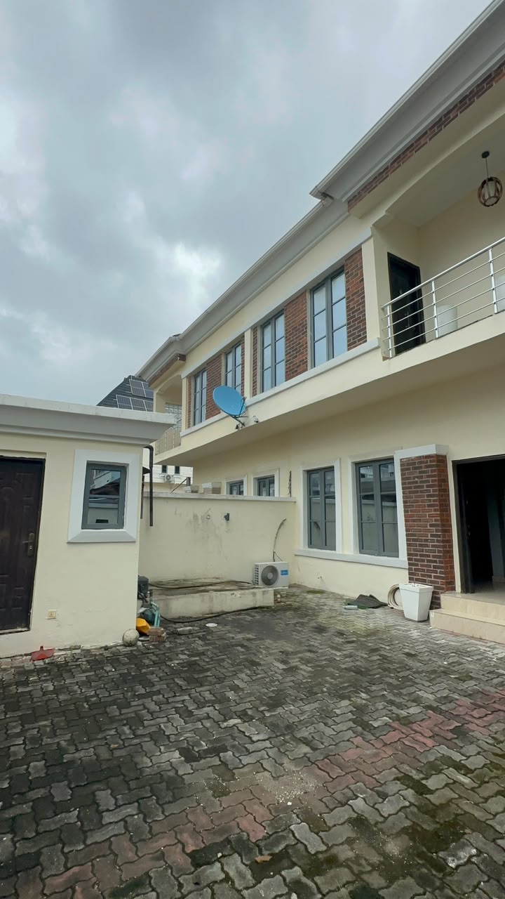 3 BEDROOM FURNISHED APARTMENT