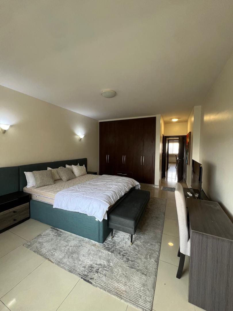 3 Bedroom Apartment And BQ