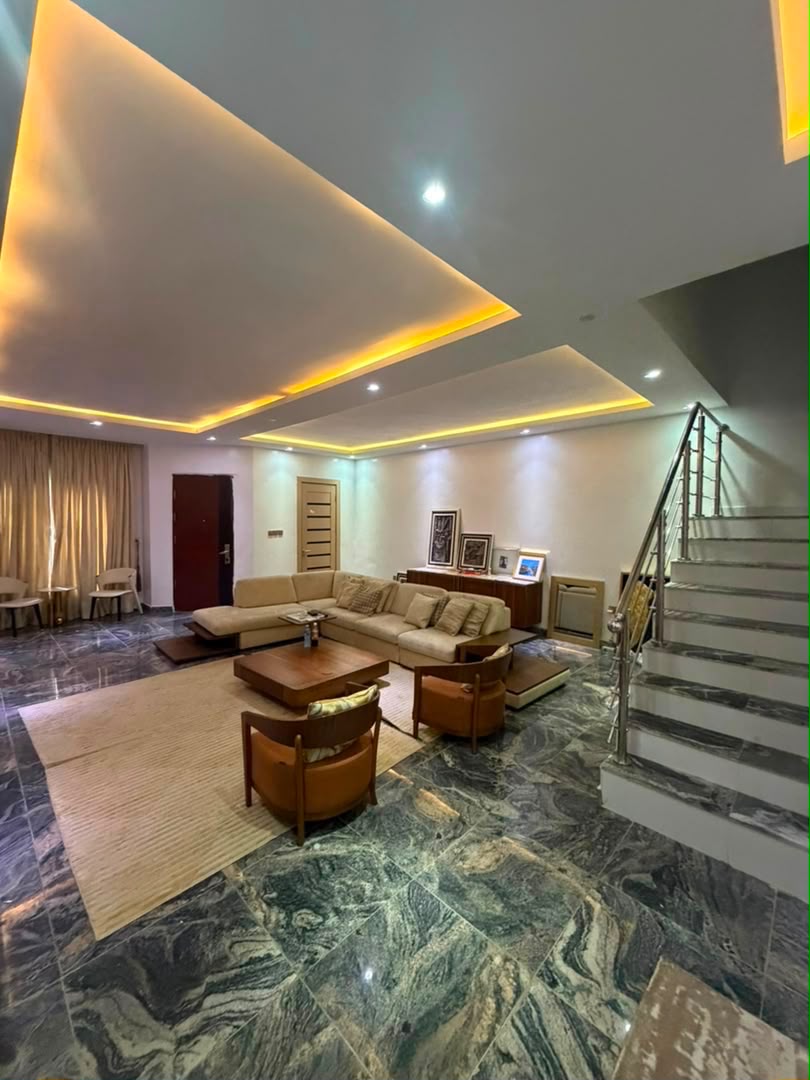 3 Bedroom Apartment And BQ