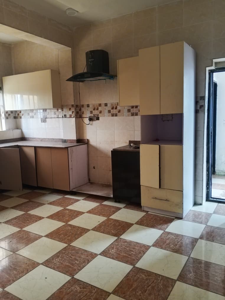 3 BEDROOM APARTMENT