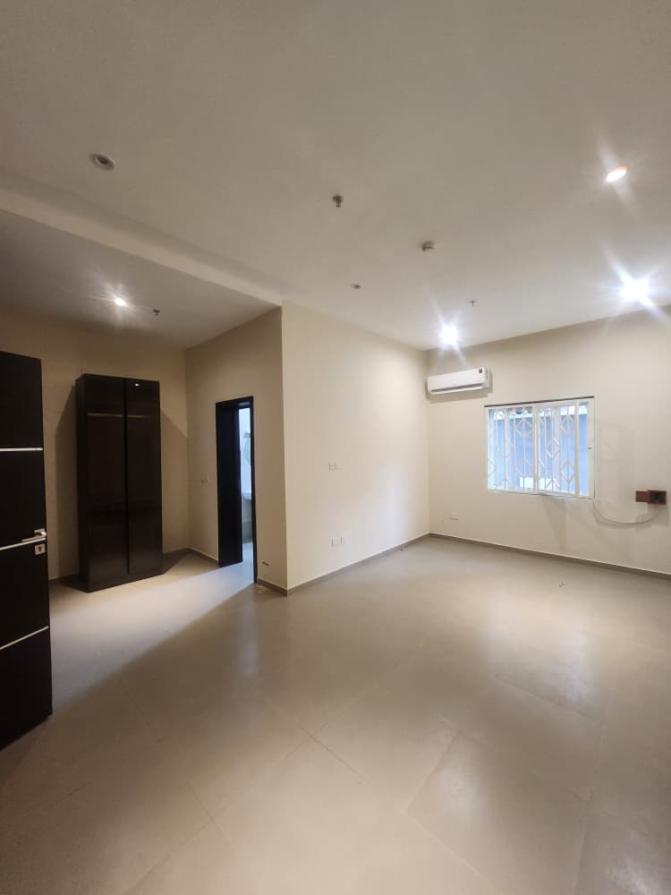 SPACIOUS 2 BEDROOM And 3 BEDROOM APARTMENTS