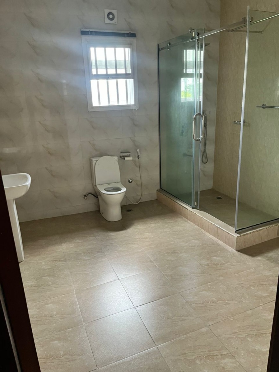 SPACIOUS 2 BEDROOM And 3 BEDROOM APARTMENTS