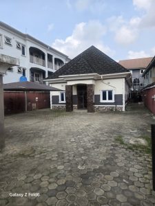 5-Bedroom Bungalow in Okota