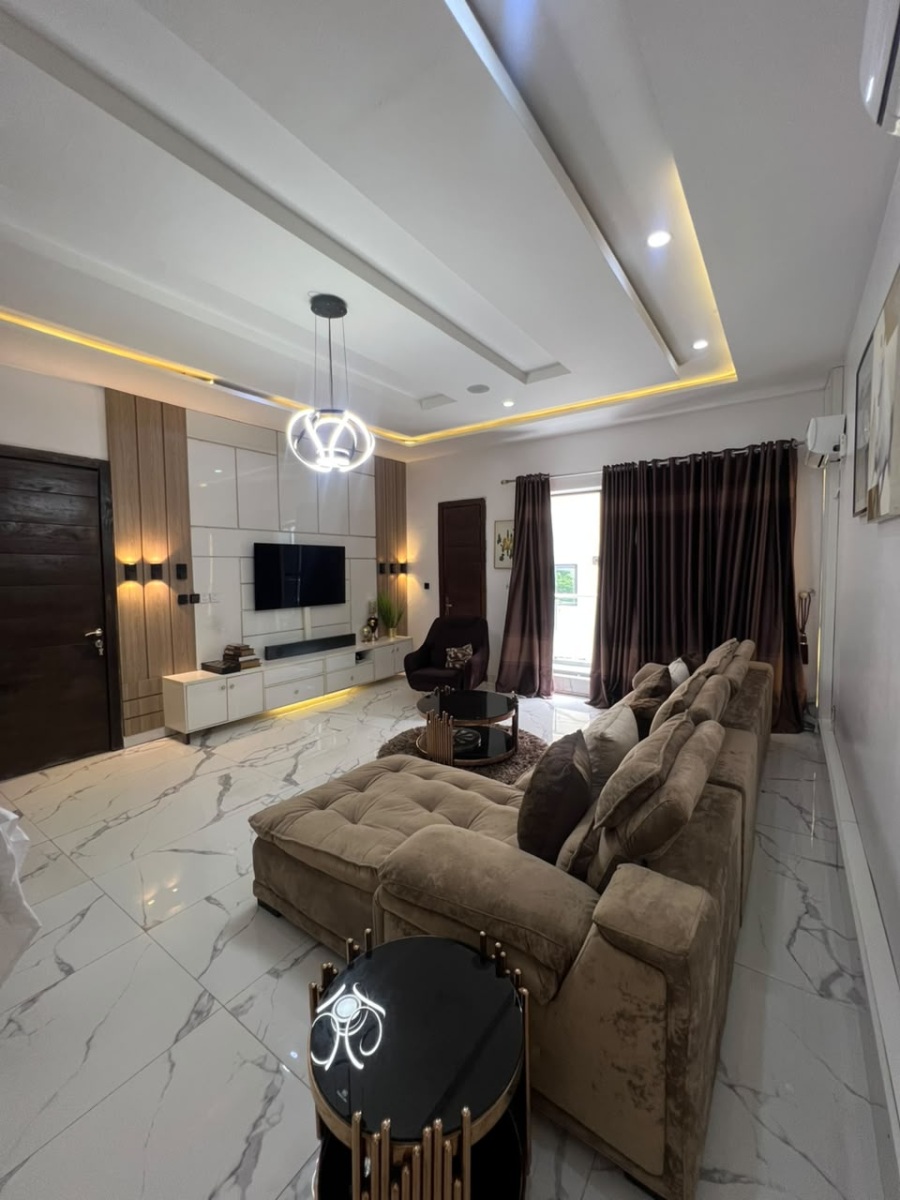 LUXURY 3 BEDROOM APARTMENT WITH BQ