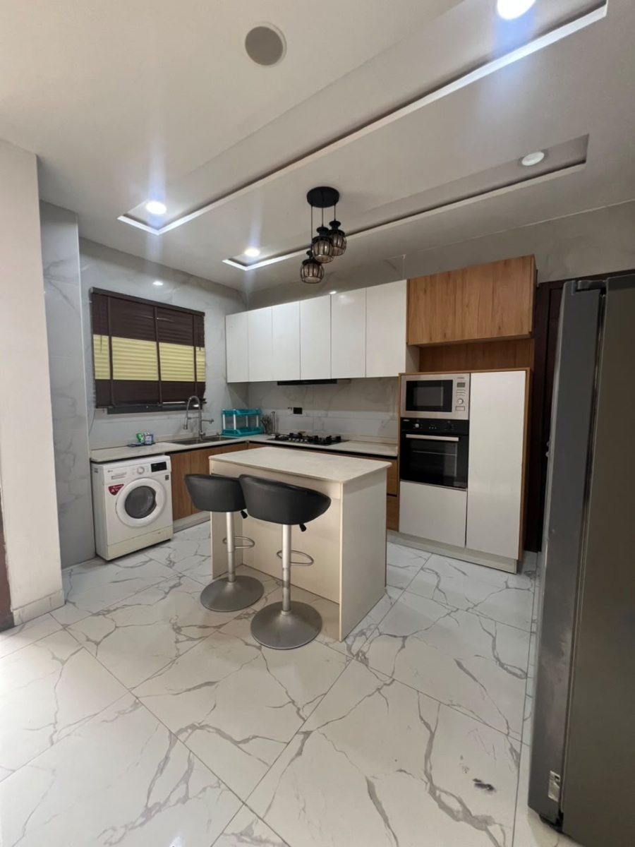 LUXURY 3 BEDROOM APARTMENT WITH BQ