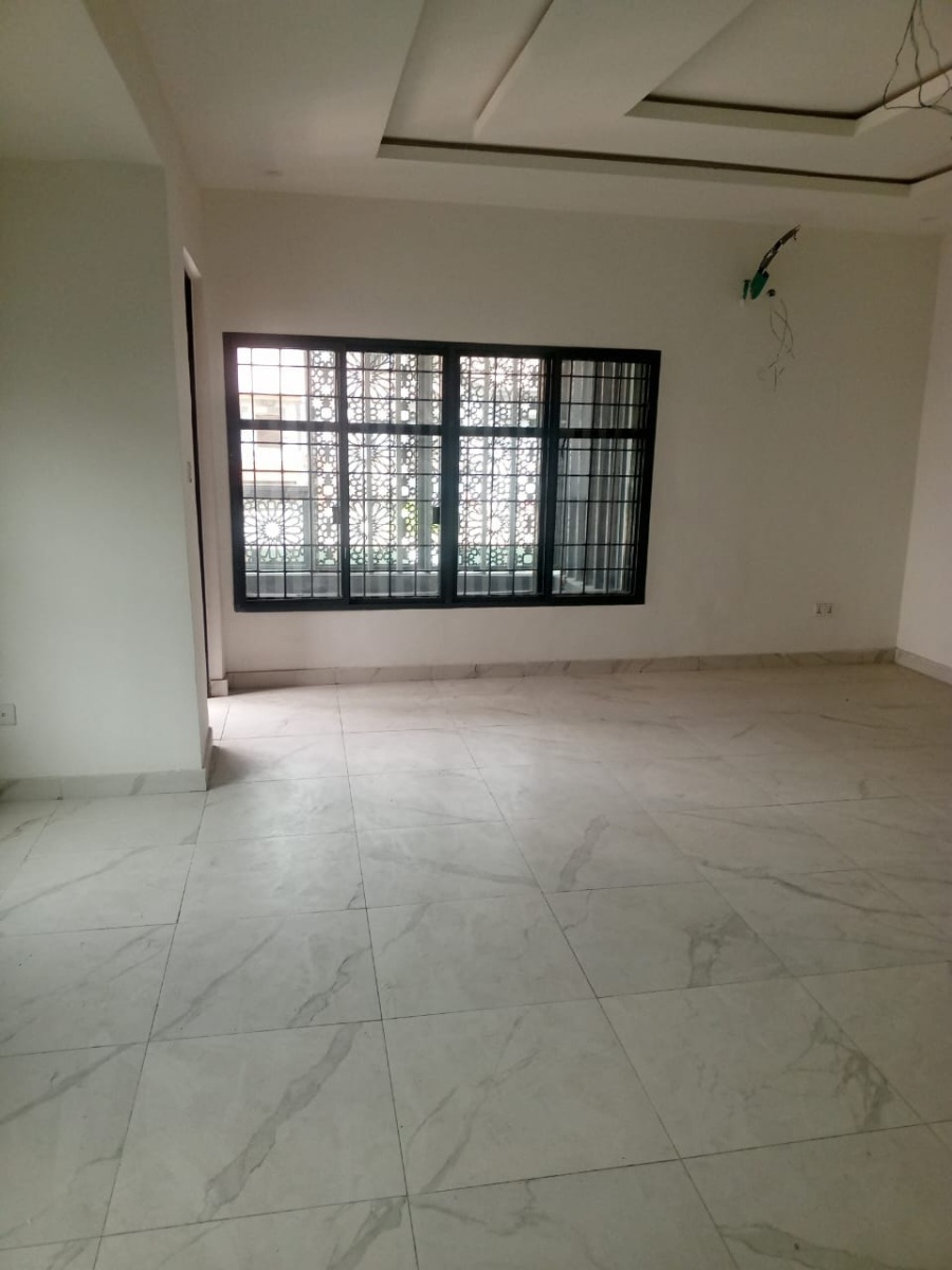 5 Bedroom Fully Detached House with BQ