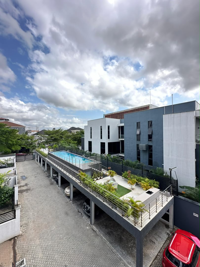 3 BEDROOM BANANA ISLAND