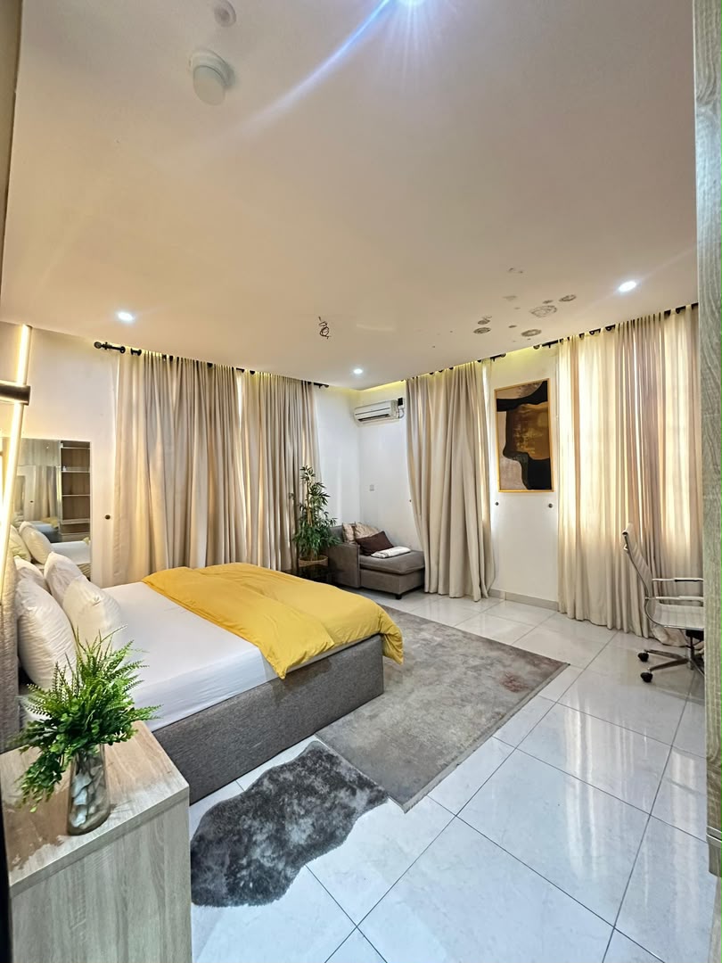 3 BEDROOM BANANA ISLAND