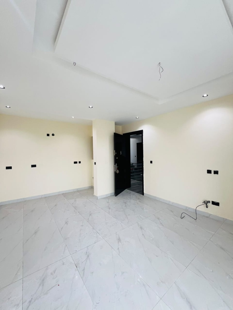 2 Bedroom Apartment with Swimming Pool