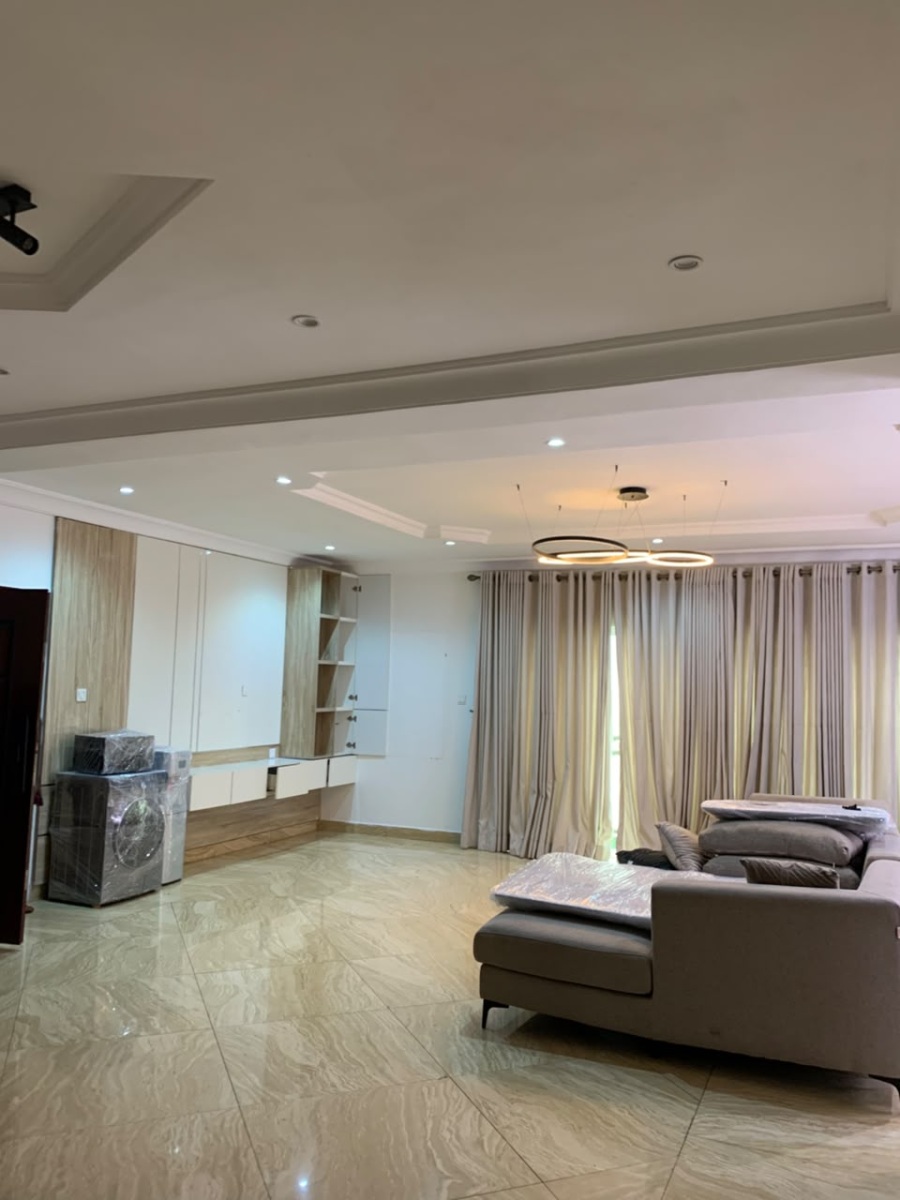 3 Bedroom Flat with Room BQ