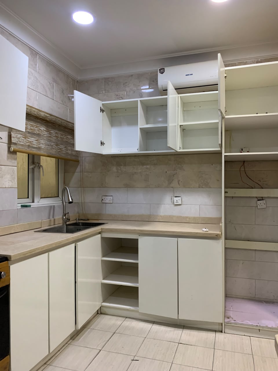 3 Bedroom Flat with Room BQ
