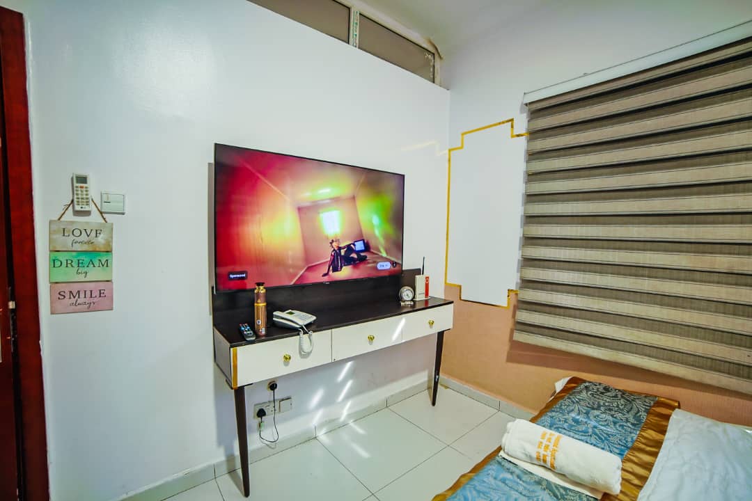 1 Bedroom Furnished Apartment Lekki Phase1