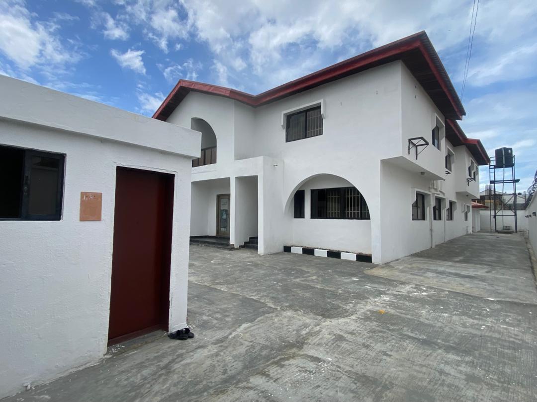 5 Bedroom Semi Detached House with BQ