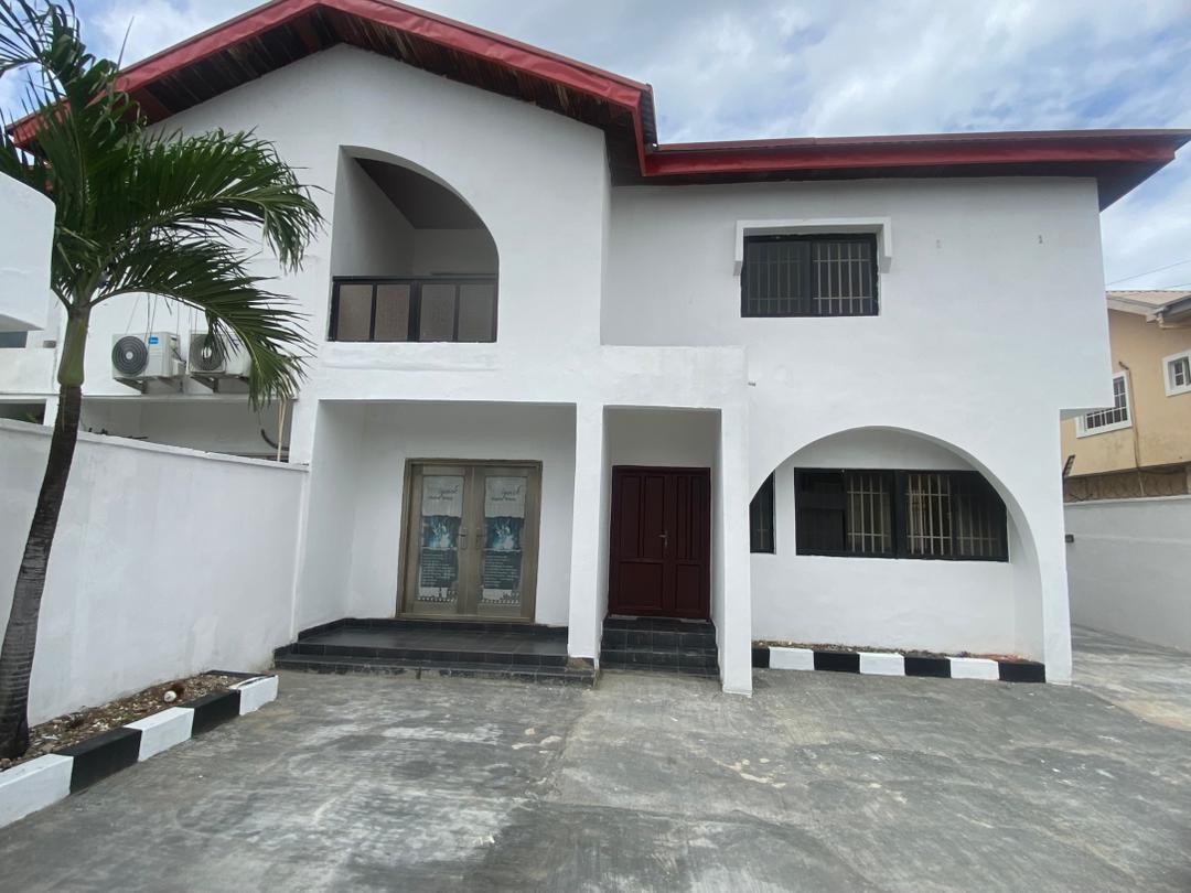 5 Bedroom Semi Detached House with BQ
