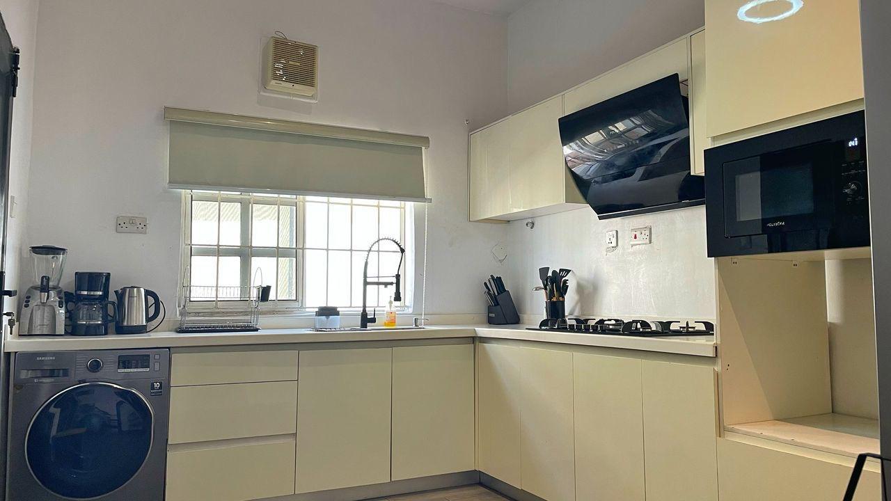 3 BEDROOM FURNISHED APARTMENT