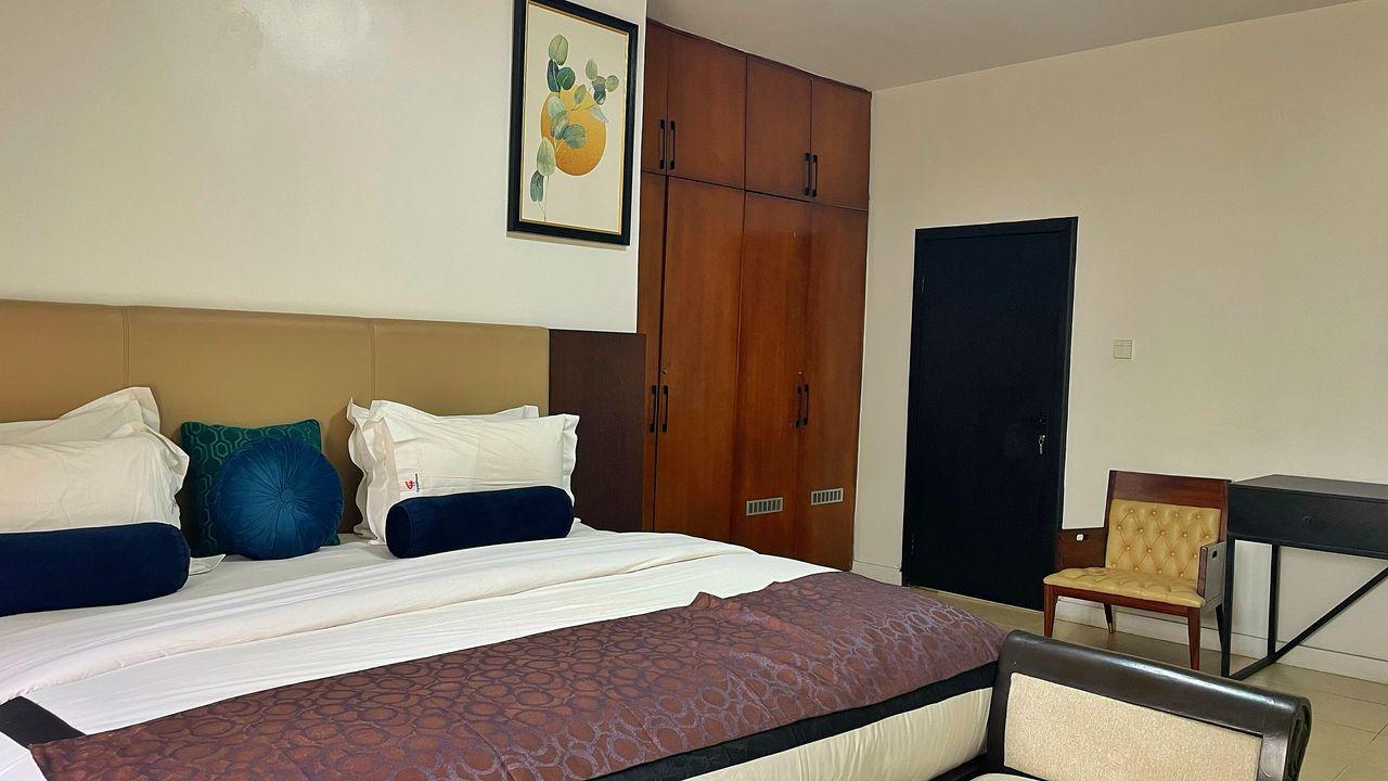 3 BEDROOM FURNISHED APARTMENT