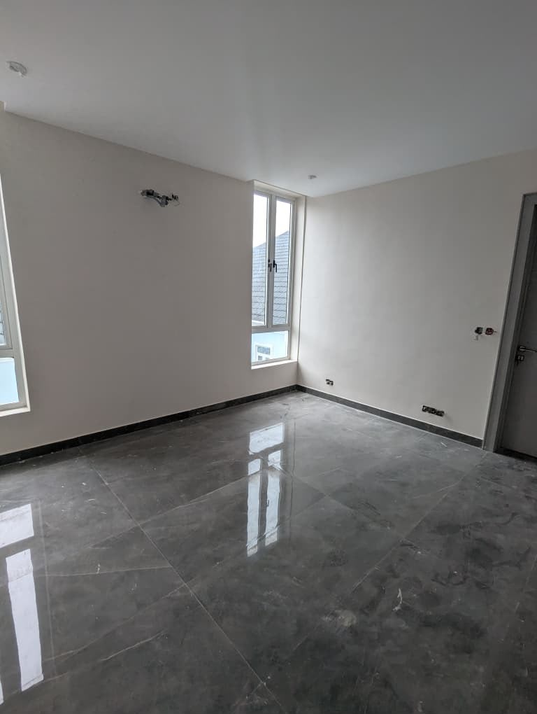 LUXURY 2 BEDROOM APARTMENT