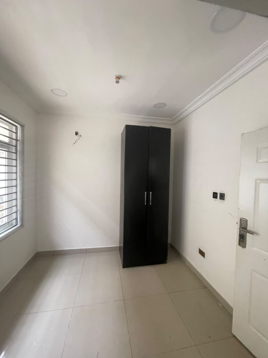 4 BEDROOM SEMI-DETACHED DUPLEX
