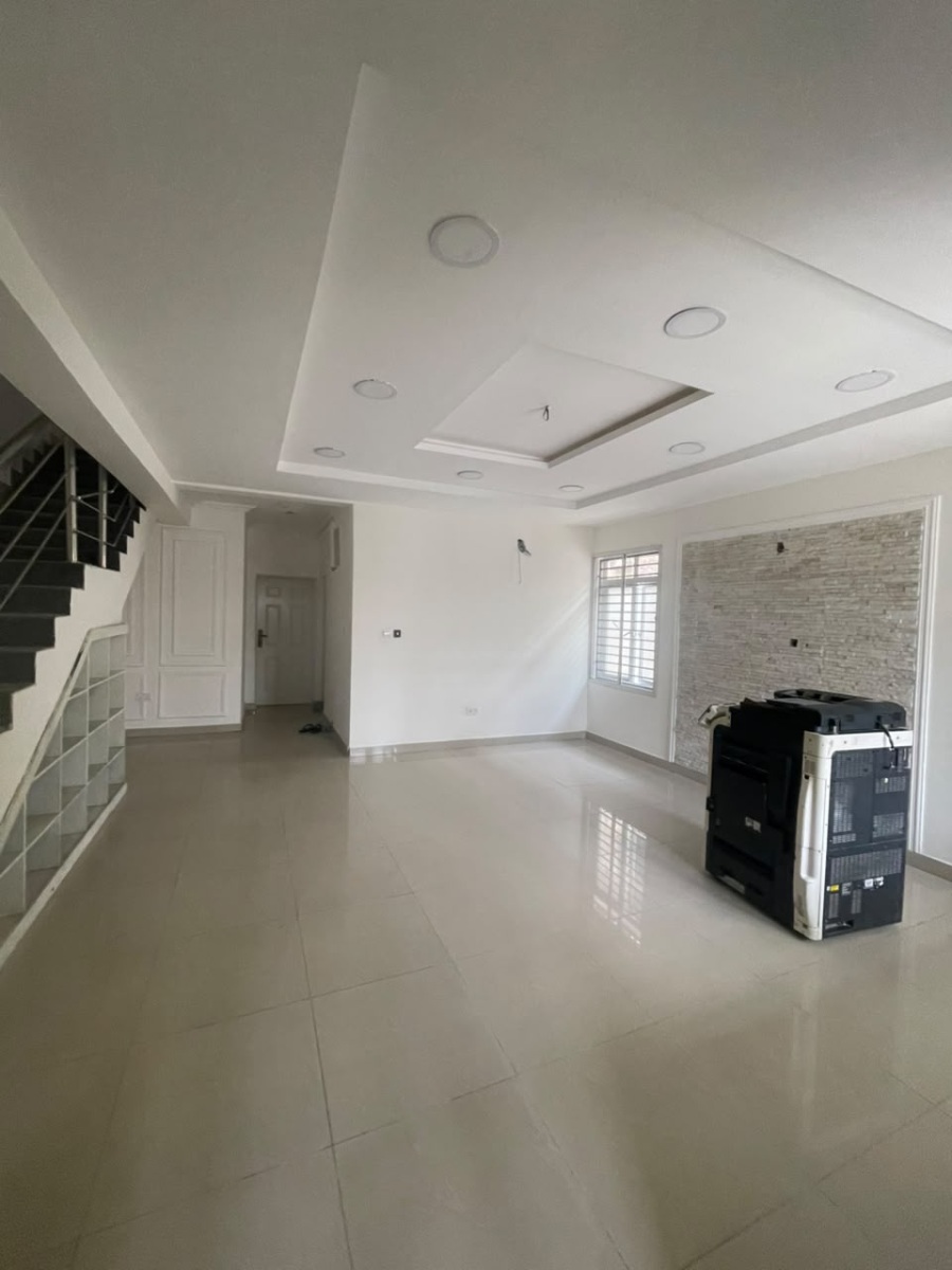 4 BEDROOM SEMI-DETACHED DUPLEX