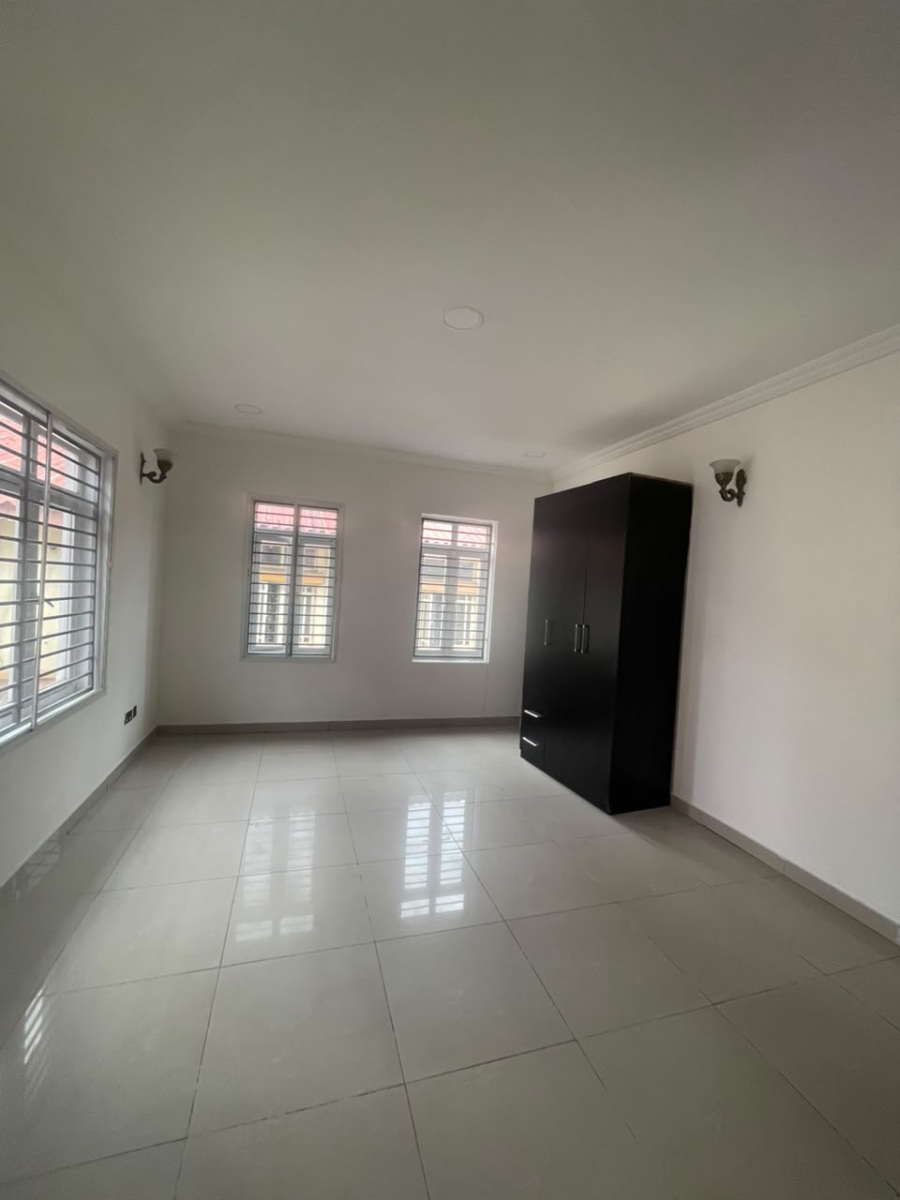 4 BEDROOM SEMI-DETACHED DUPLEX