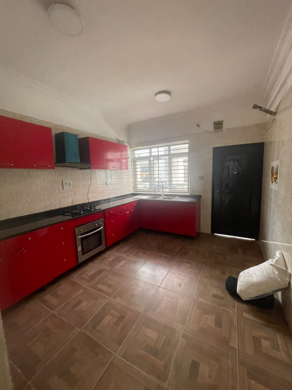 4 BEDROOM SEMI-DETACHED DUPLEX