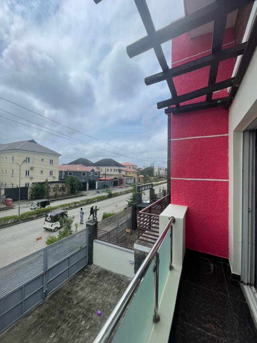 4 BEDROOM SEMI-DETACHED DUPLEX