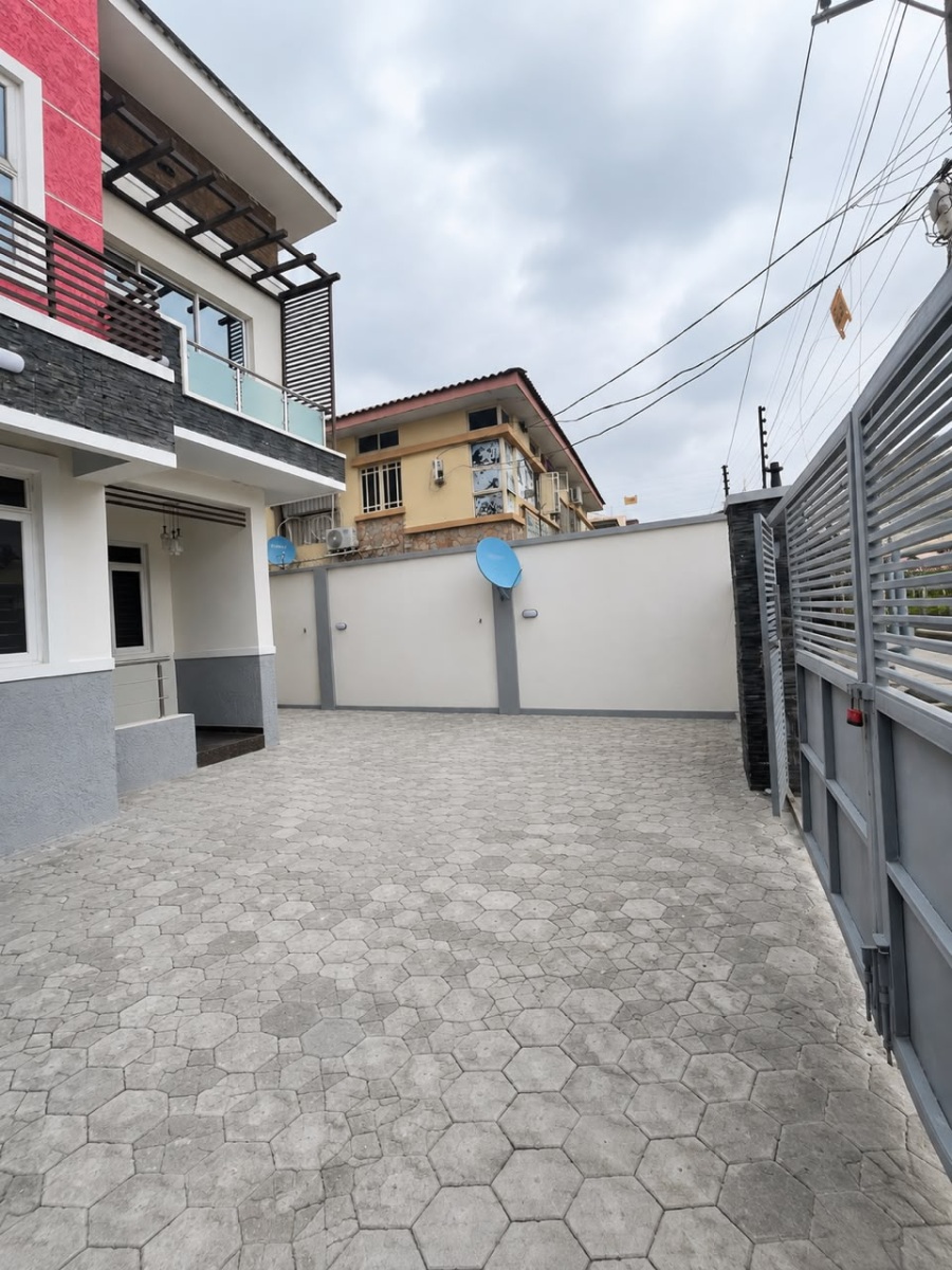 4 BEDROOM SEMI-DETACHED DUPLEX