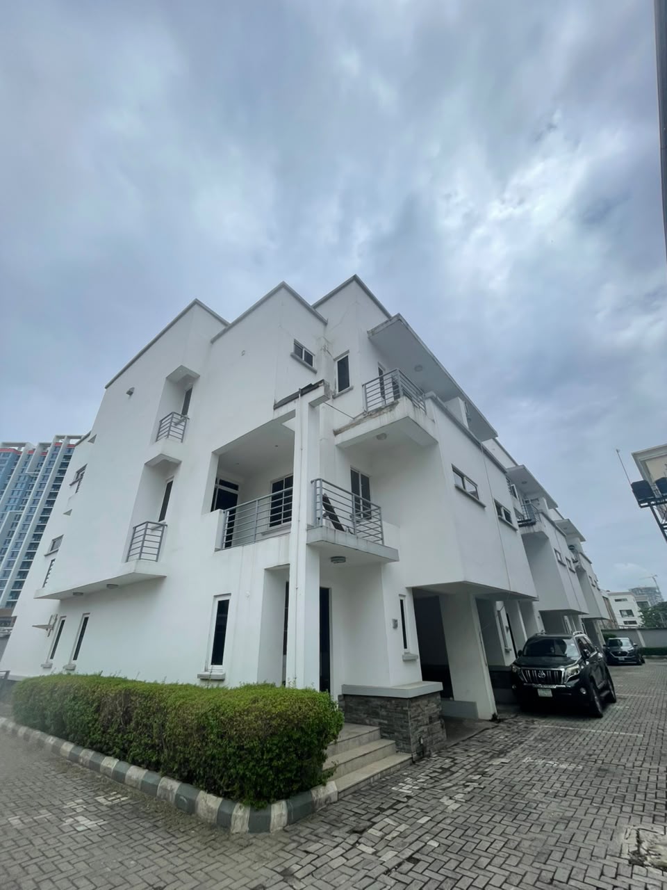 4 Bedroom Terrace Houses on 2 floors with BQ