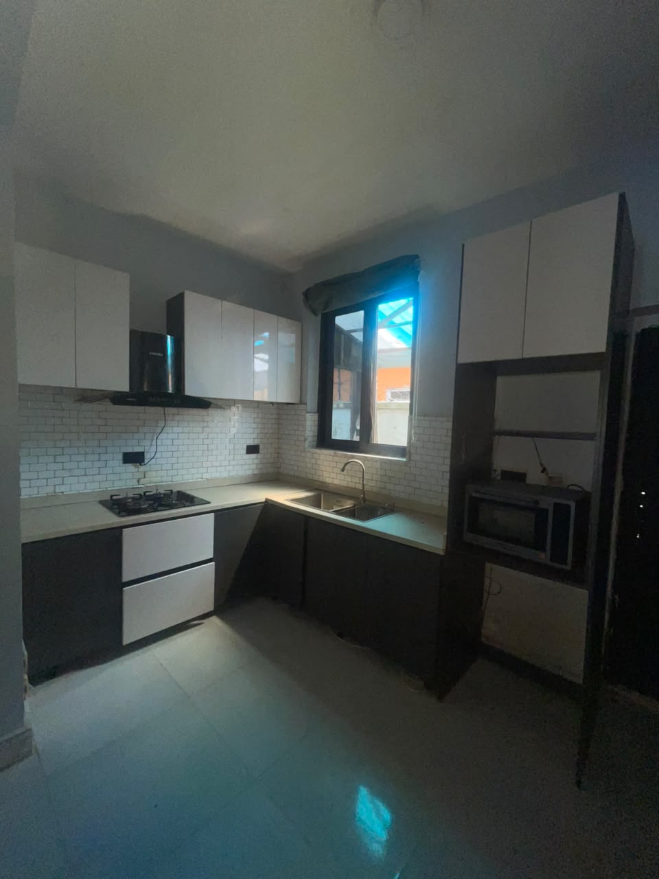 4 BEDROOM TERRACE HOUSES WITH BQ