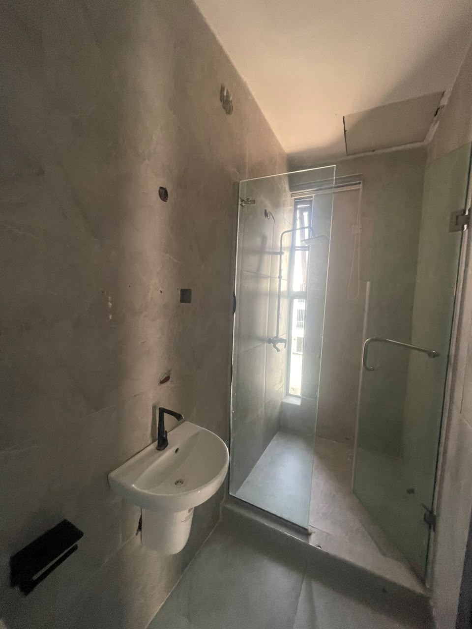 4 BEDROOM TERRACE HOUSES WITH BQ