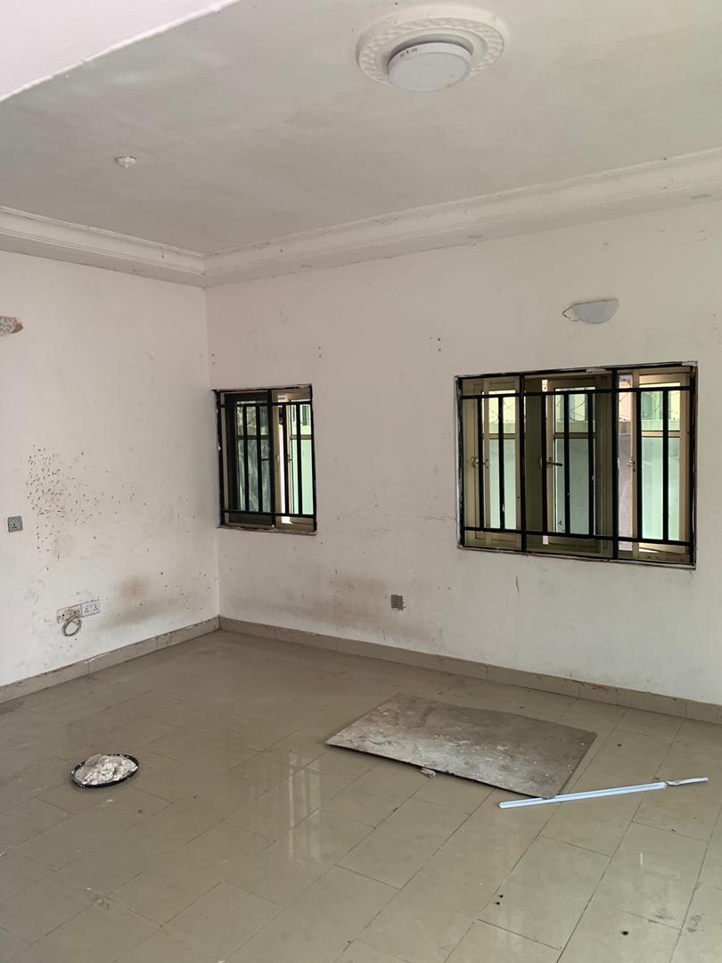 4 BEDROOM SEMI-DETACHED DUPLEX