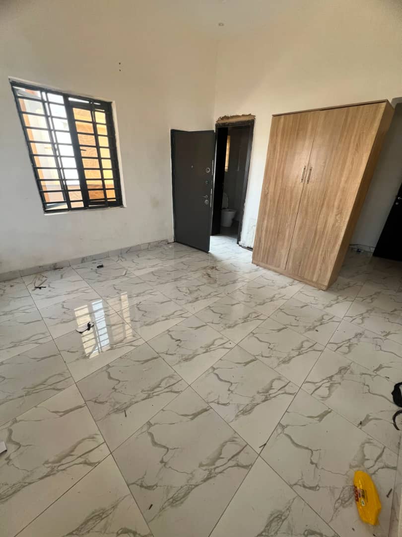 Spacious Studio Apartment Jakande Ologolo