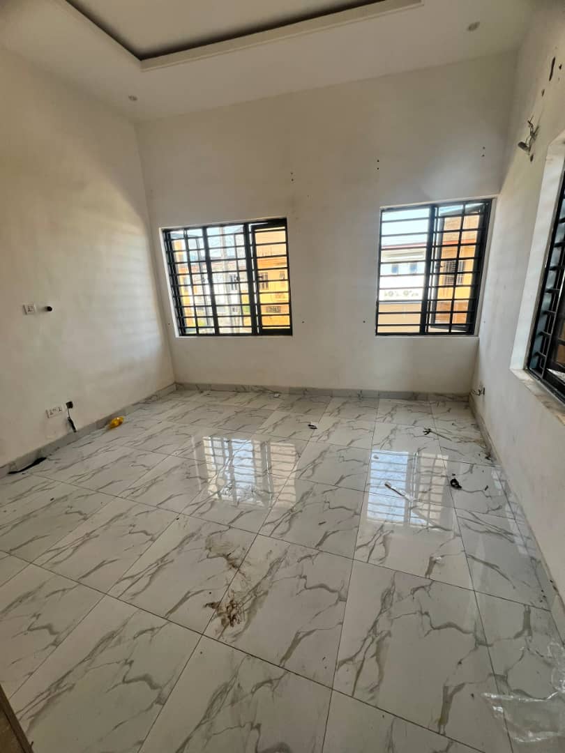 Spacious Studio Apartment Jakande Ologolo