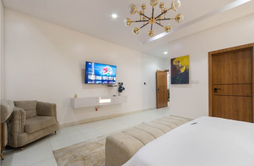 2 Bedroom Apartment in Lekki phase1, Admiralty way.
