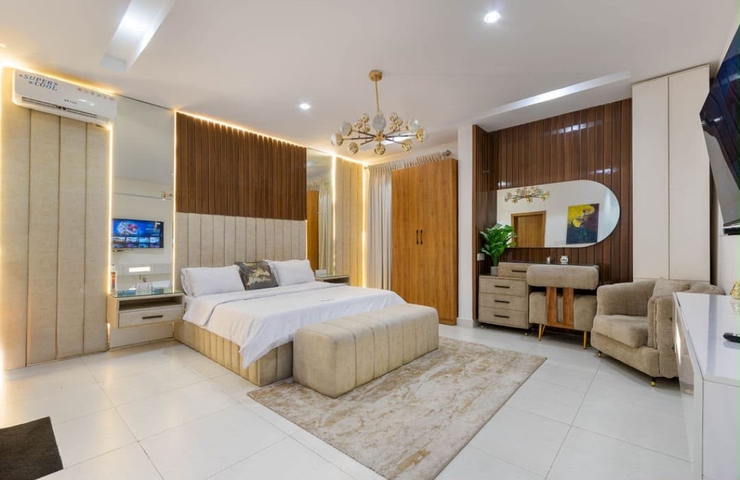 2 Bedroom Apartment in Lekki phase1 Admiralty way.