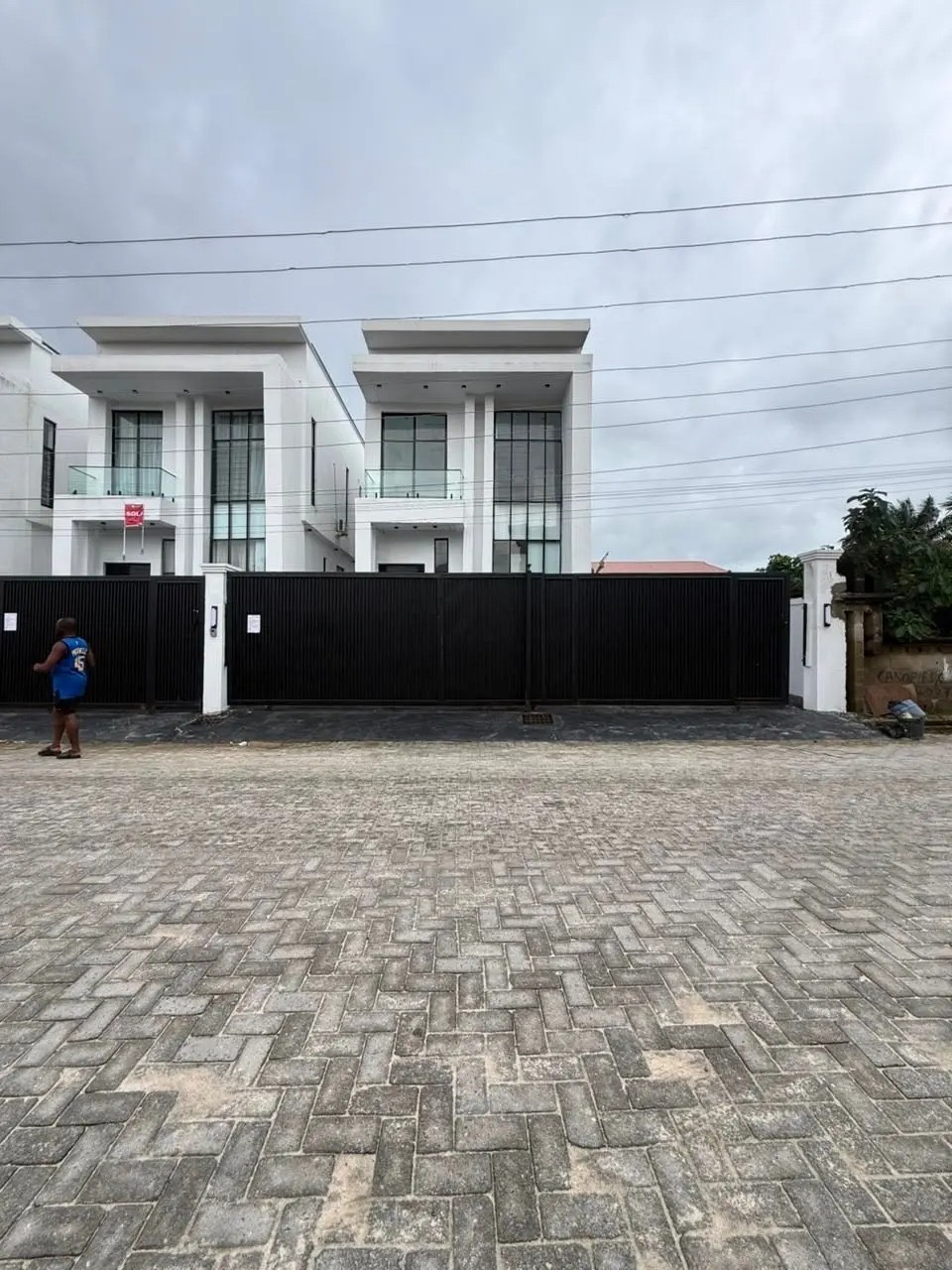 BRAND NEW LUXURY 4 BEDROOM FULLY DETACHED DUPLEX WITH BQ