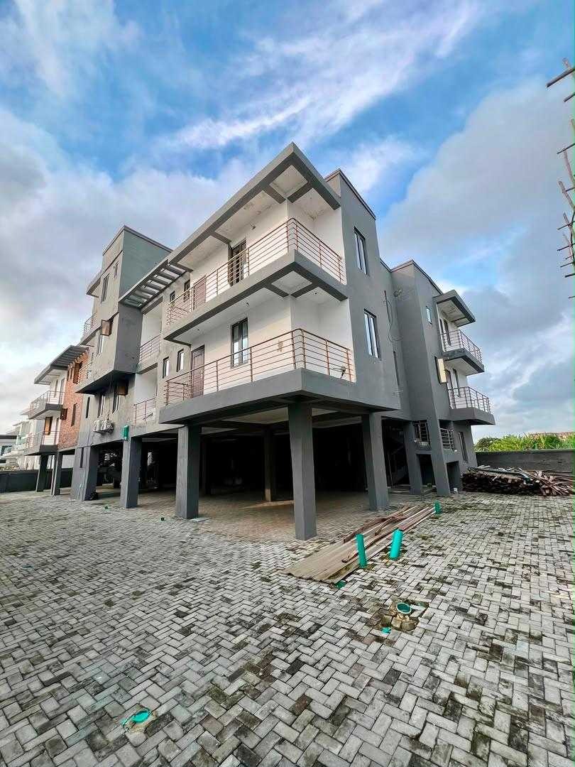 5 Bedroom Detached Home In Lekki