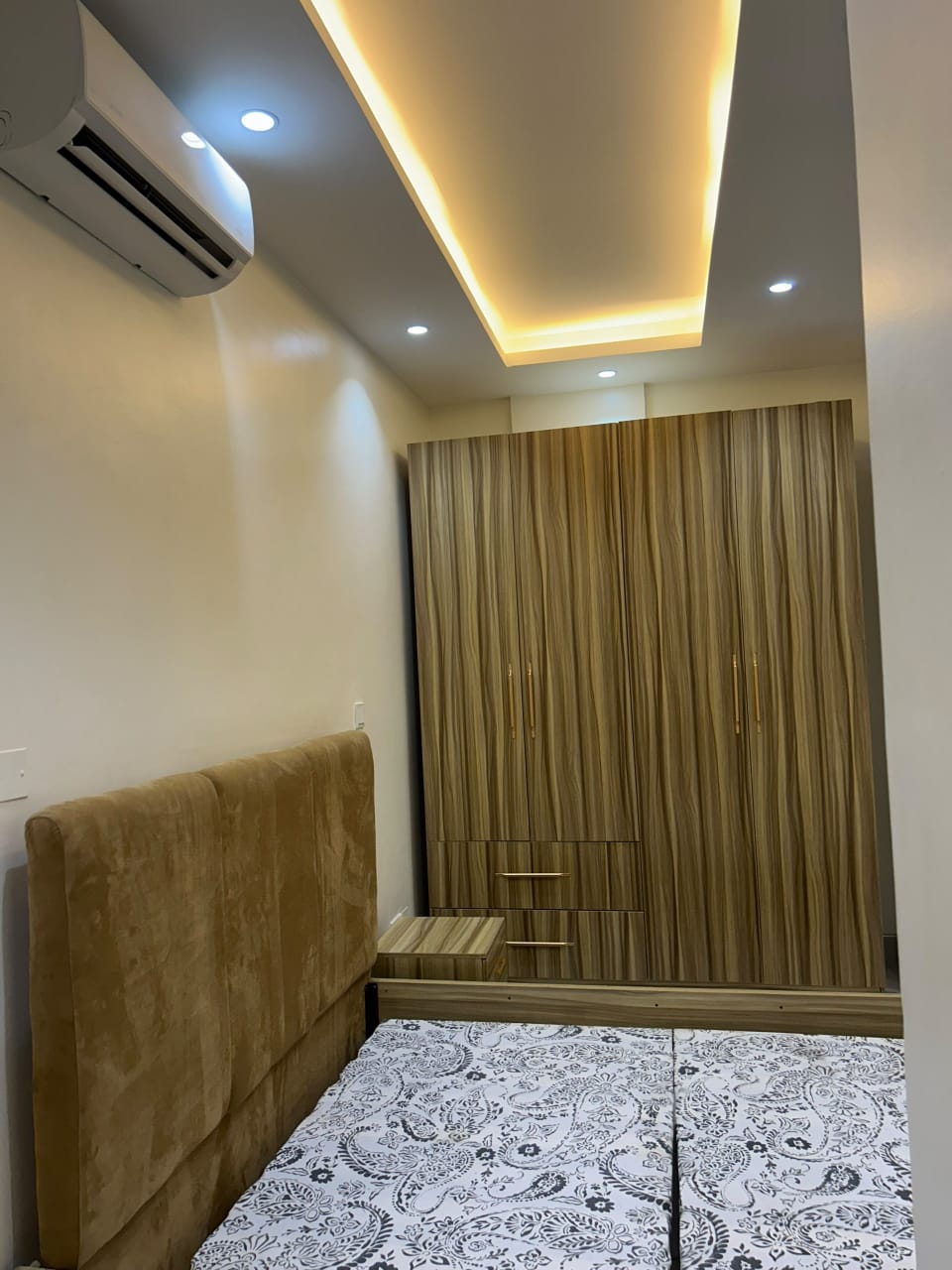 LUXURY 3 BEDROOM APARTMENT PLUS STUDIO BQ
