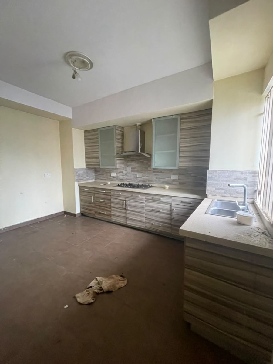 4 BEDROOM TERRACE HOUSE WITH BQ