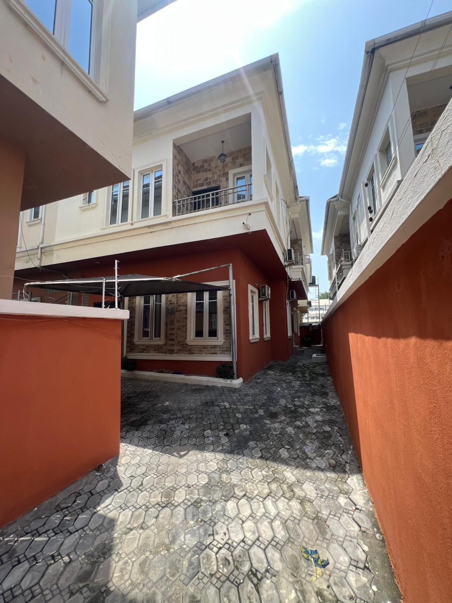 Self Serviced 4 Bedroom Semi detached duplex Chevron