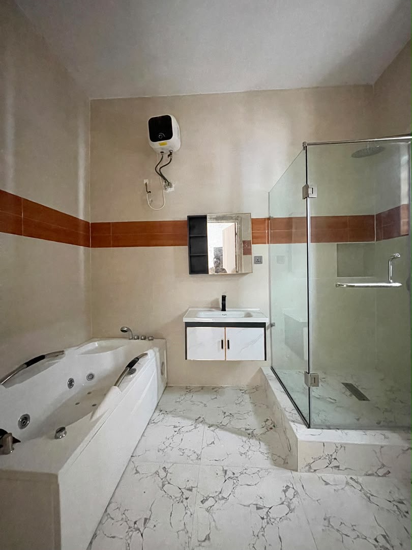 4 Bedroom Terrace with 24-Hour And Security, Ajah